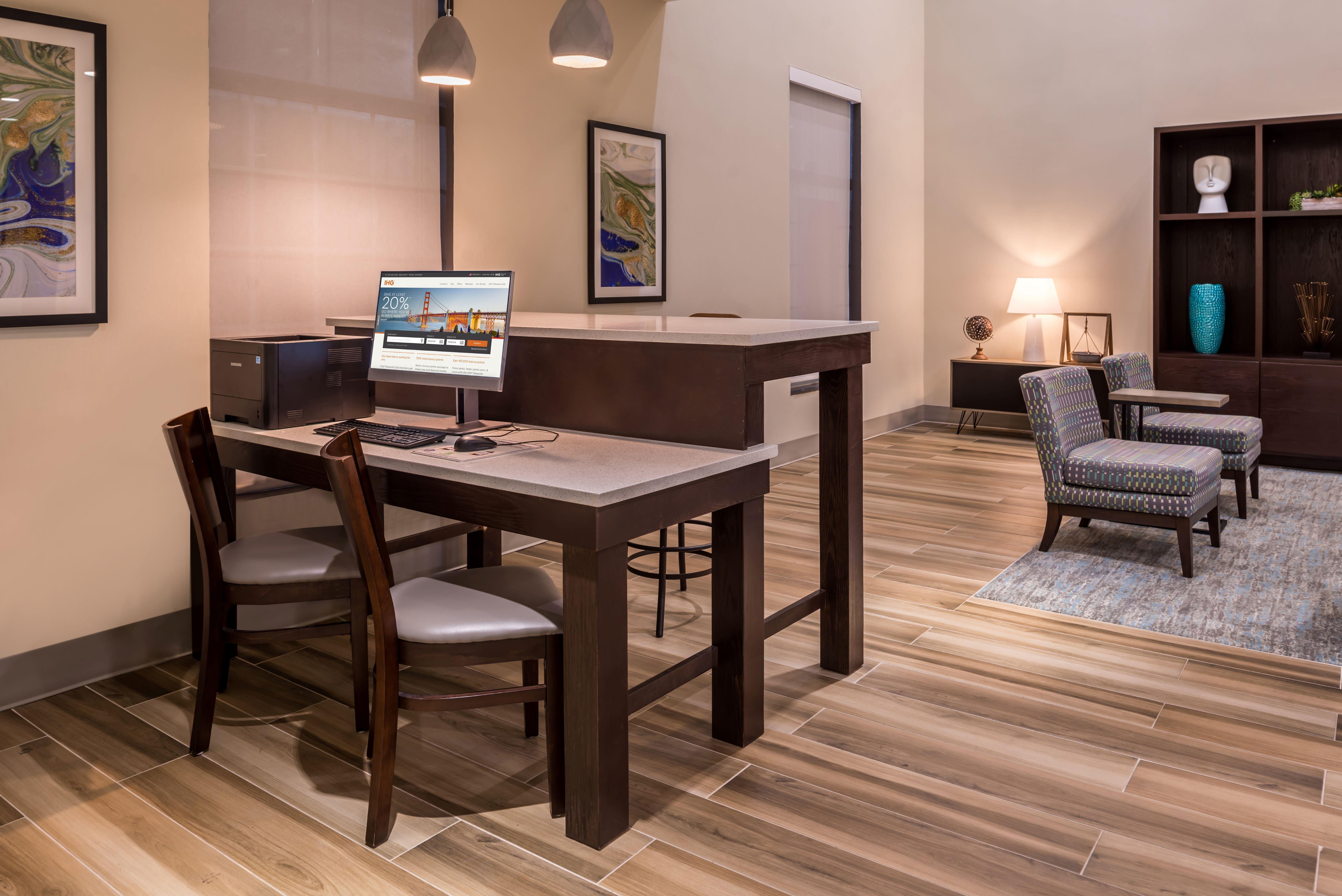 Holiday Inn And Suites Addison By Ihg Екстериор снимка