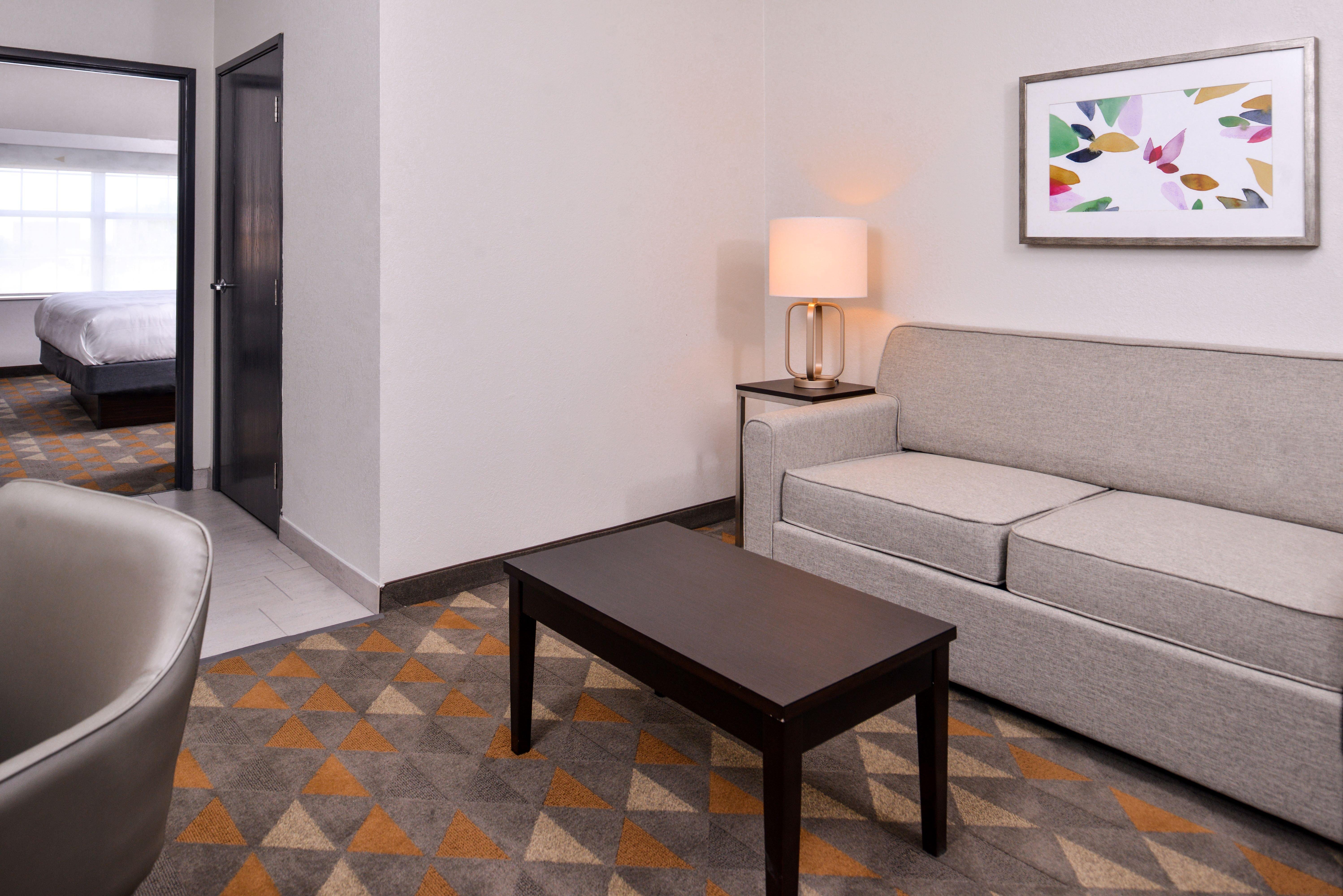 Holiday Inn And Suites Addison By Ihg Екстериор снимка