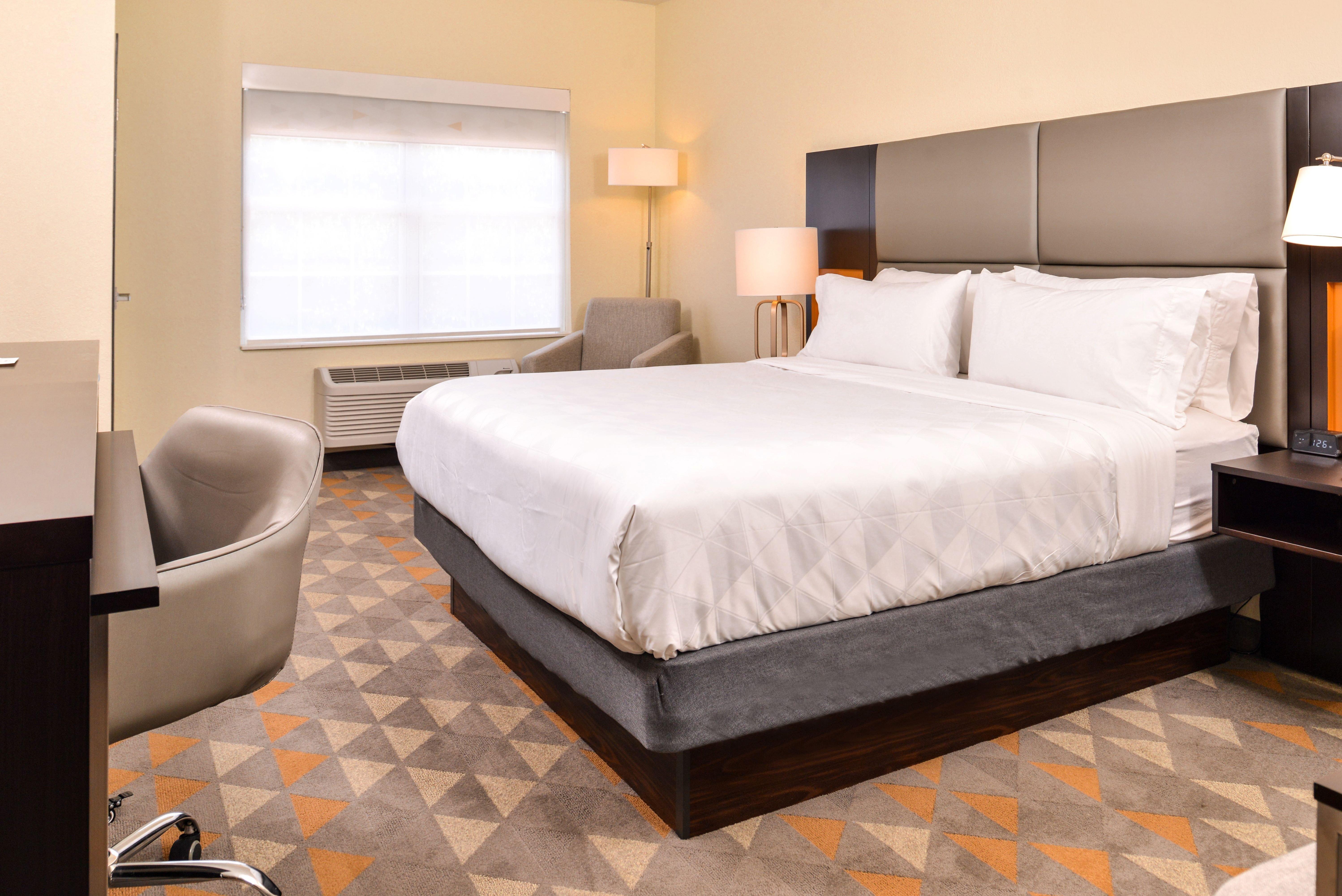 Holiday Inn And Suites Addison By Ihg Екстериор снимка