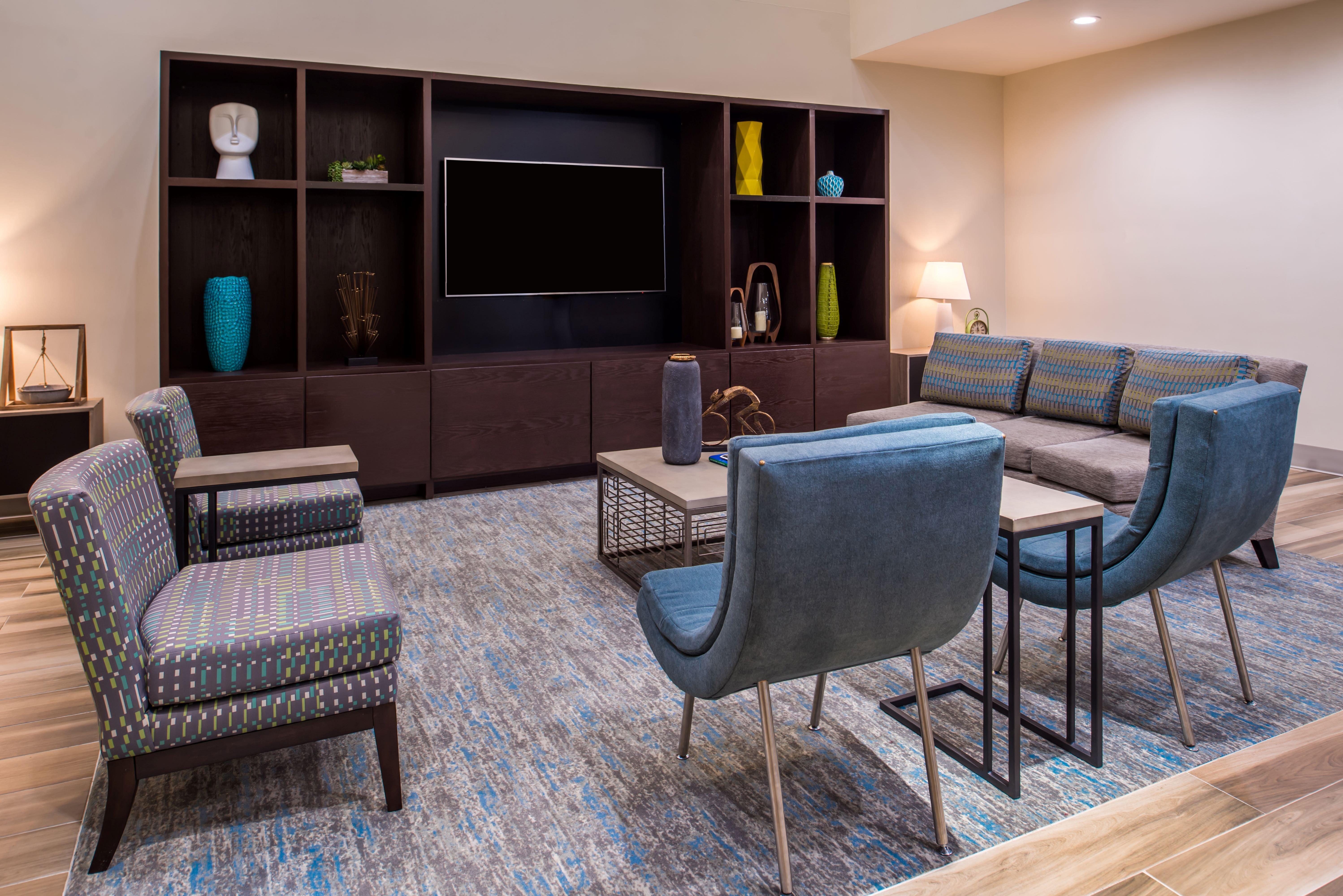 Holiday Inn And Suites Addison By Ihg Екстериор снимка