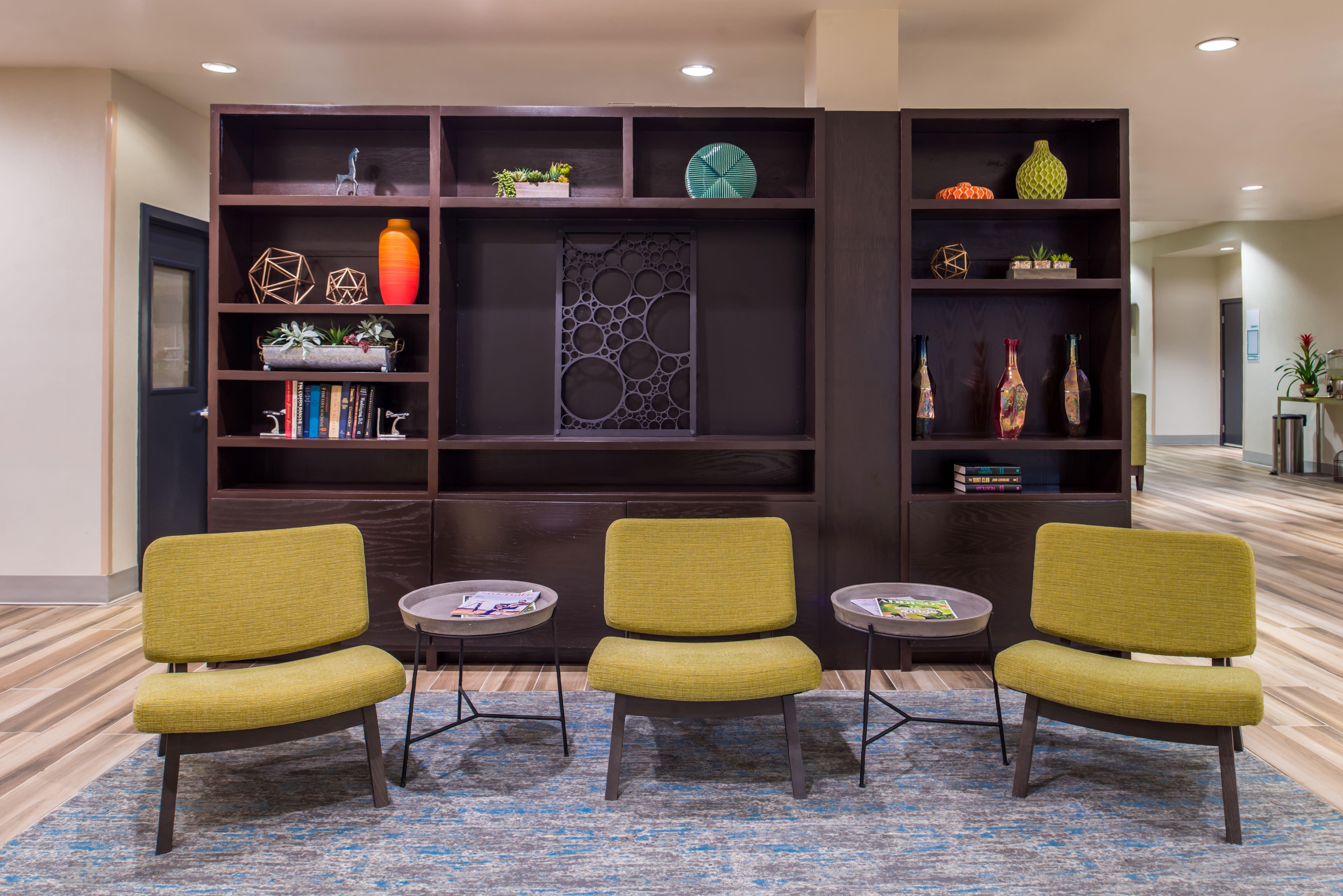 Holiday Inn And Suites Addison By Ihg Екстериор снимка